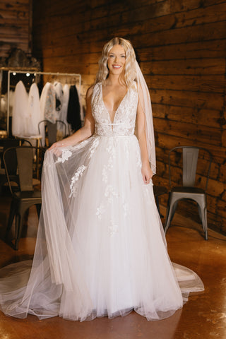 Dezzie Wedding Dress