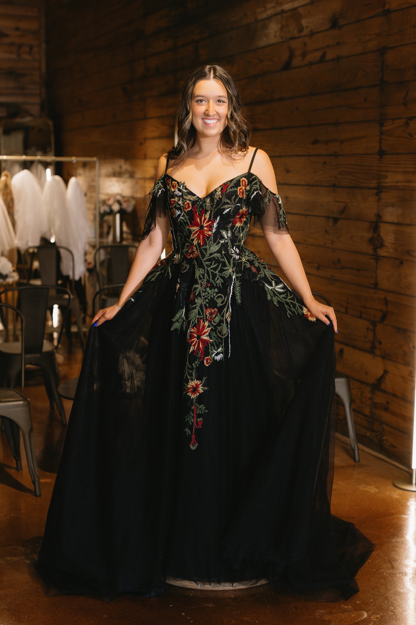 black embroidered wedding dress Exquisite Black Wedding Dress with Corset Base and Lace Embroidered Multi-Layered Skirt