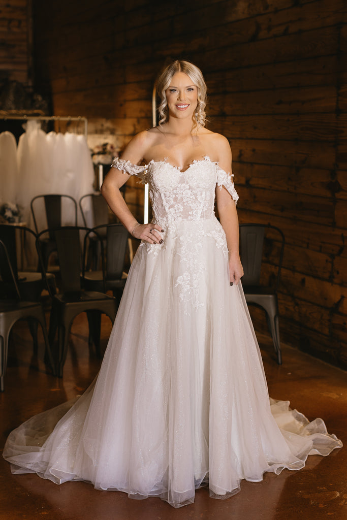 Stella Wedding Dress – BirdieBridalFW