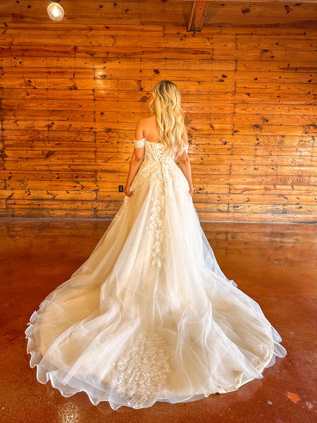 Ready to Ship - Stella Wedding Dress