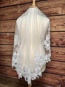 Nikki Fingertip Veil