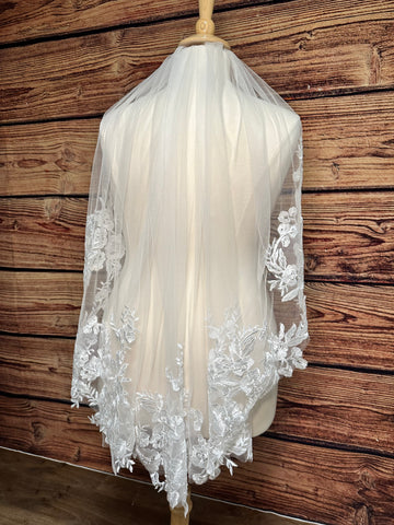 Nikki Fingertip Veil