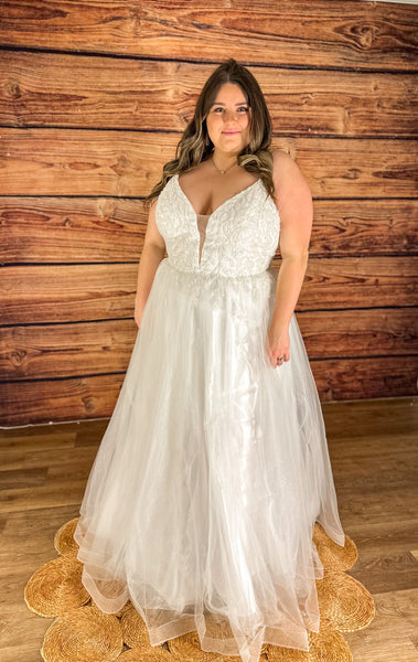 Ready to Ship - Amelia Wedding Dress